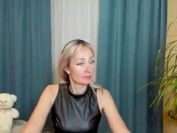 Freechat julia__cherry_ on Chaturbate