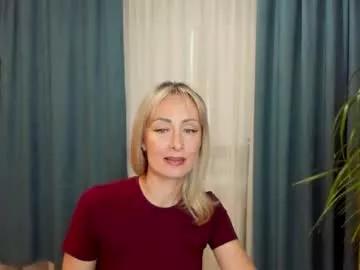 Freechat julia__cherry_ on Chaturbate