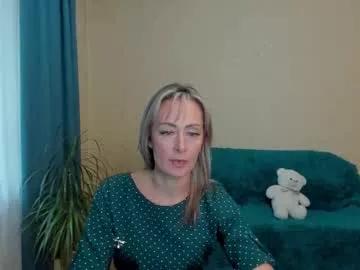 Freechat julia__cherry_ on Chaturbate