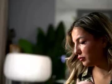 Freechat kellymathews on Chaturbate