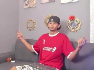 Freechat kenix_7 on Chaturbate