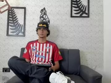 Freechat kenix_7 on Chaturbate