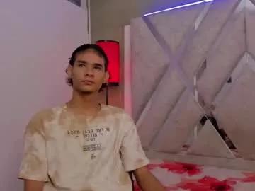 Freechat kenix_7 on Chaturbate