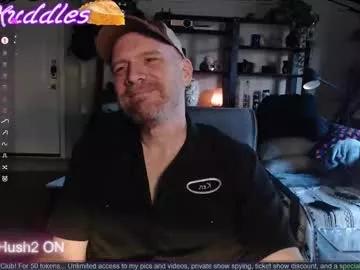 Freechat kenkuddles on Chaturbate