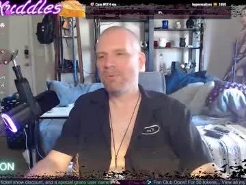 Freechat kenkuddles on Chaturbate
