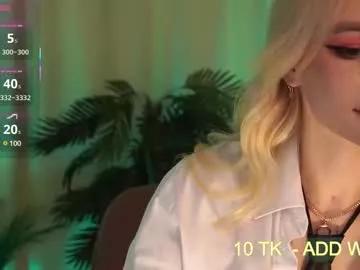 Freechat laurawifeness on Chaturbate