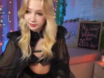 Freechat laurawifeness on Chaturbate