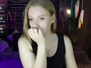 layla_glam — Hey, happy to see you! #new #nonude #daddy #18 #natural [434 tokens remaining]