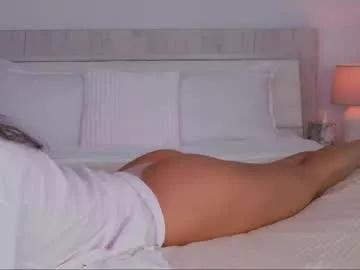 Freechat lilyroselyn on Chaturbate