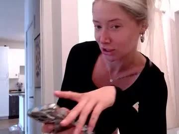 lilyyymonroee — spend the morning w me! #natural #blonde