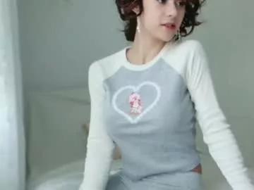 Away littlegreekflower on Chaturbate