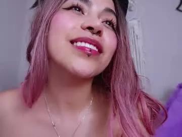 Freechat loveegirll on Chaturbate