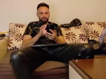 Freechat master_roberto333 on Chaturbate