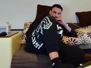 Freechat master_roberto333 on Chaturbate