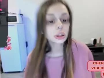 Freechat melonipinkbb on Chaturbate