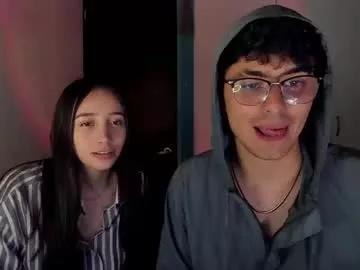 Freechat mikeyvioleta on Chaturbate