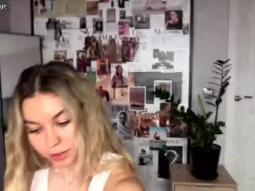 Group nika_lodge_official on Chaturbate
