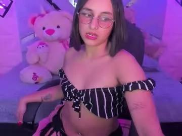 paulha_miller — GOAL: spank ass x 4 [19 tokens remaining] Welcome to my room! #latina #new #shorthair #petite #daddysgirl