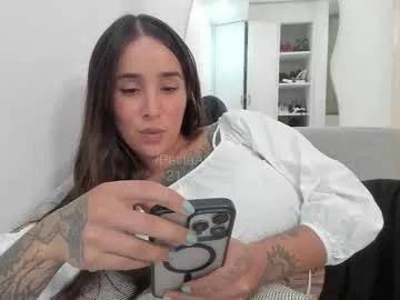 Freechat petitealejats on Chaturbate