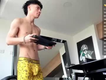 Freechat pretur_crubaa on Chaturbate