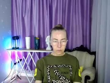 Freechat queen_a_n_i on Chaturbate