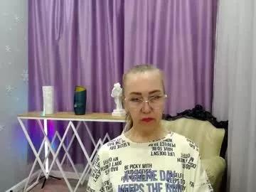 Freechat queen_a_n_i on Chaturbate