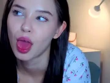 Away slyshypie on Chaturbate