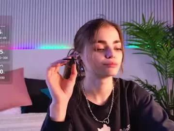 Freechat sophiesuvi on Chaturbate