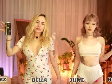 Freechat sunnyfia on Chaturbate