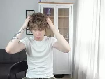 Freechat yen2025 on Chaturbate