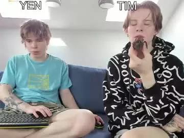 Freechat yen2025 on Chaturbate