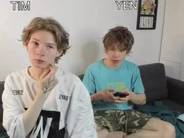 Freechat yen2025 on Chaturbate