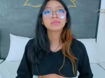 Freechat yommi_winx on Chaturbate