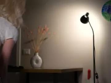 Freechat yournaughtymiss on Chaturbate