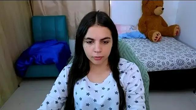 _elenna on StripChat 