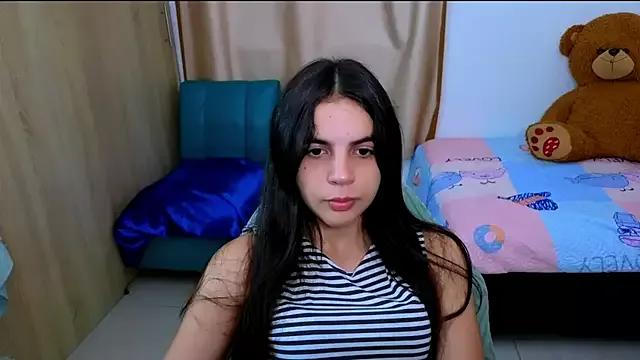 _elenna on StripChat 
