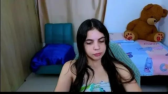 _elenna on StripChat 