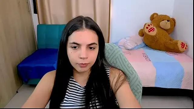 _elenna on StripChat 