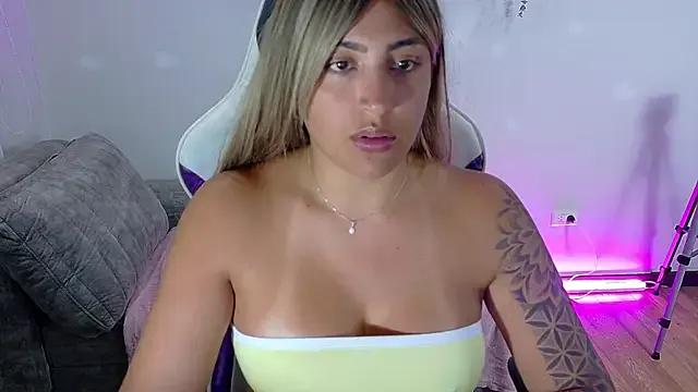 StripChat a_belladanger is Freechat a_belladanger — SQUIRT BIGG ON YOUUU
