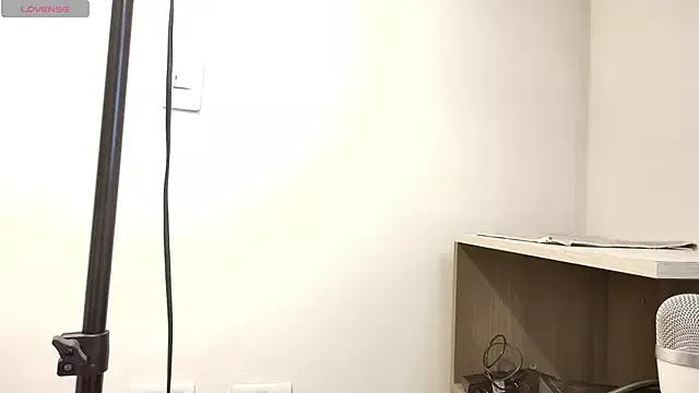 Freechat alice__tylor on StripChat