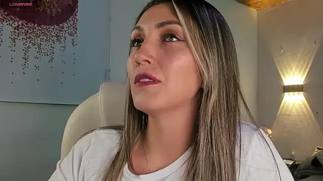anny_sweet72 on StripChat 