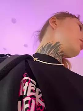 Freechat AriWild on StripChat