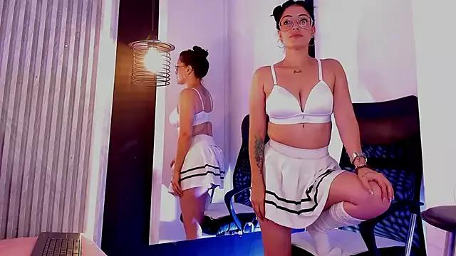 aura-baker on StripChat 