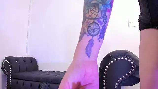 aura-baker on StripChat 