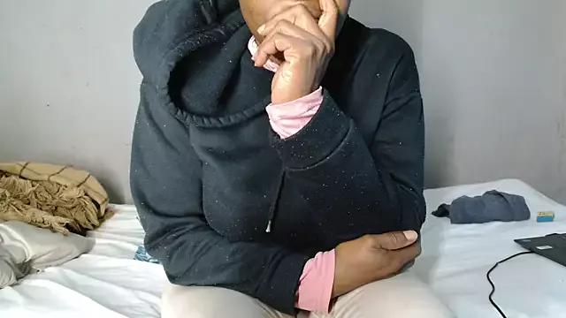 Freechat BeejayLoverxx on StripChat