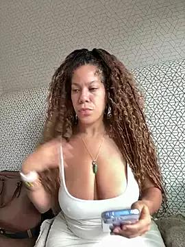 Freechat Bigbuttbrooklynn on StripChat