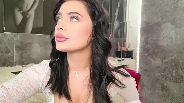 celia_chanel — make me squirt !