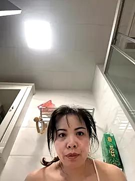 chick-888 — Water spray