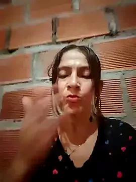 Crazy-Woman-Mature — nude + masturbation