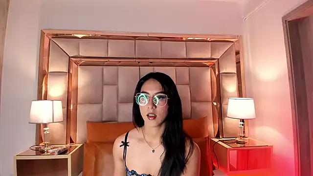 DaraBeckett on StripChat 